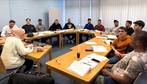 Junge Emsländer bei einer Veranstaltung